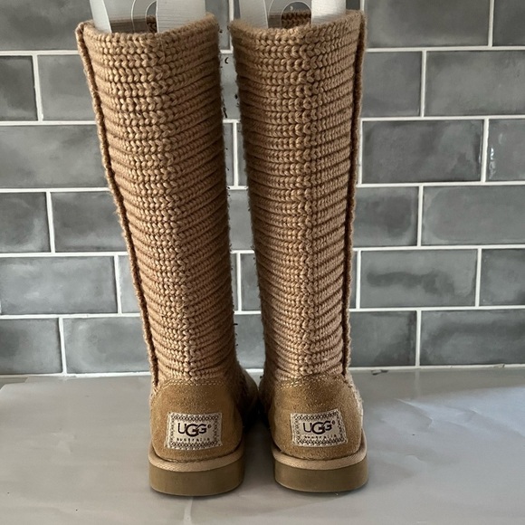 UGG Classic Tan Knit Crochet Winter Cozy Boot Size 6 Shearling Insole Neutral - Picture 4 of 9